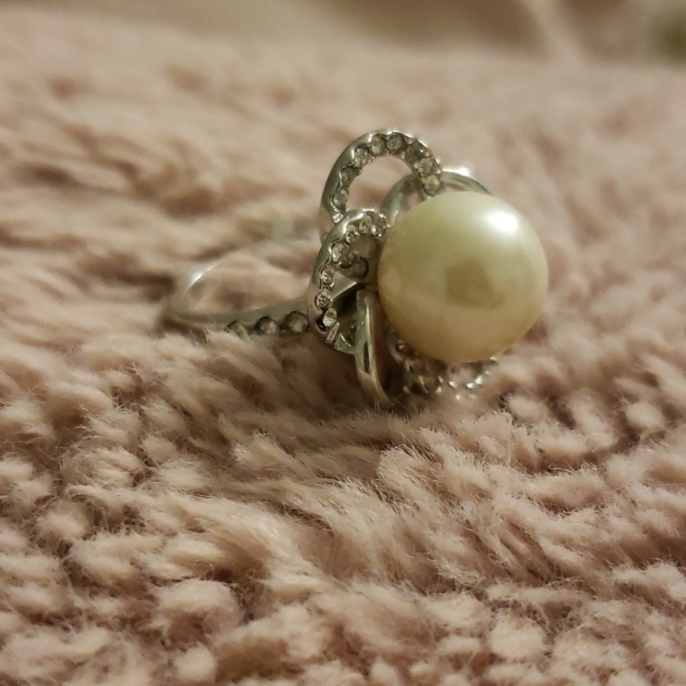 Ring - Picture 2 of 3